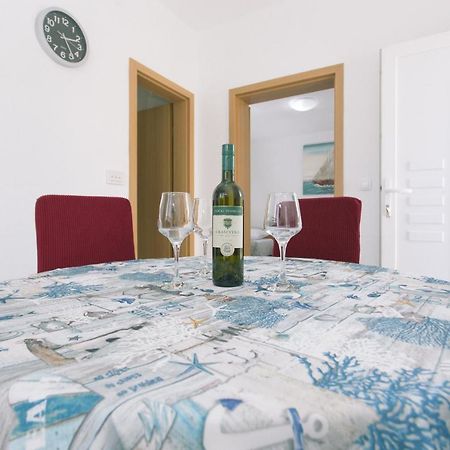 شقة Apartman Paula 2 Vinišće المظهر الخارجي الصورة