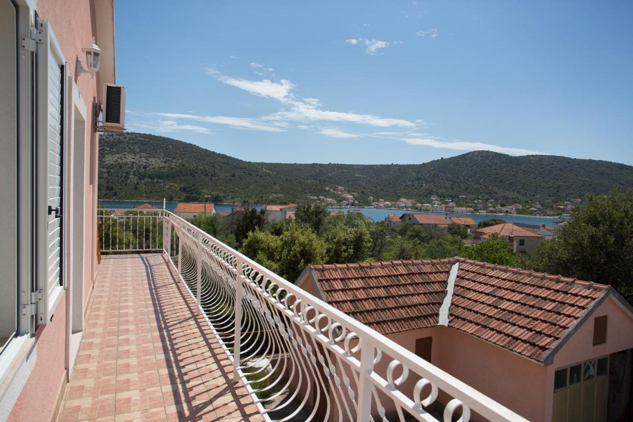 شقة Apartman Paula 2 Vinišće المظهر الخارجي الصورة