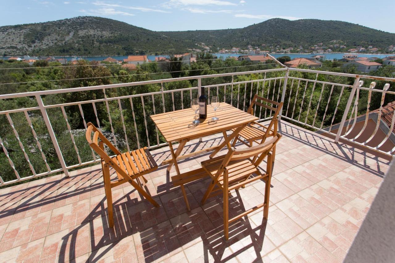 شقة Apartman Paula 2 Vinišće المظهر الخارجي الصورة